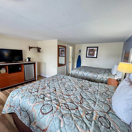 Days Inn By Wyndham - Cape Cod West Yarmouth Eksteriør billede