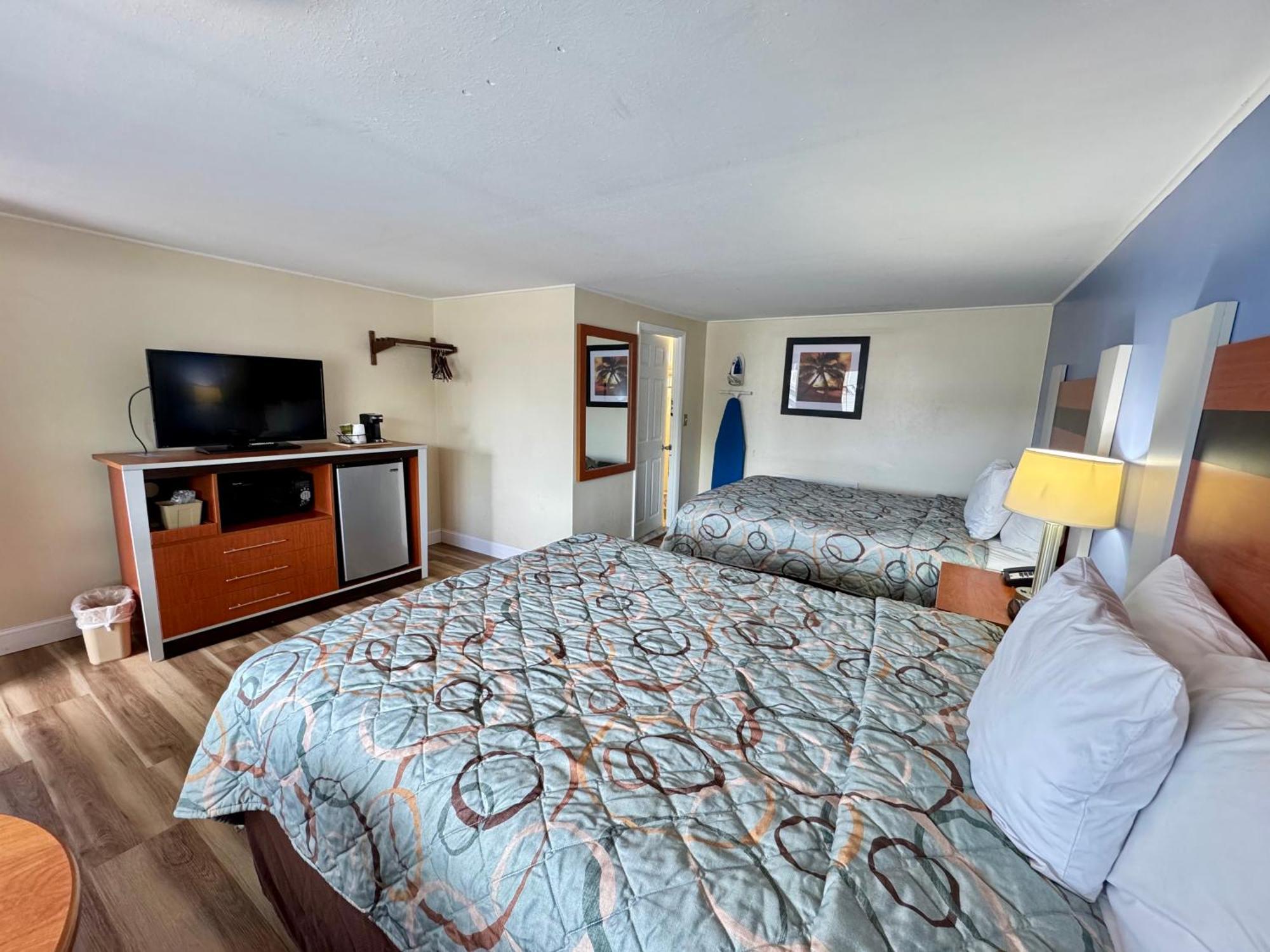 Days Inn By Wyndham - Cape Cod West Yarmouth Eksteriør billede