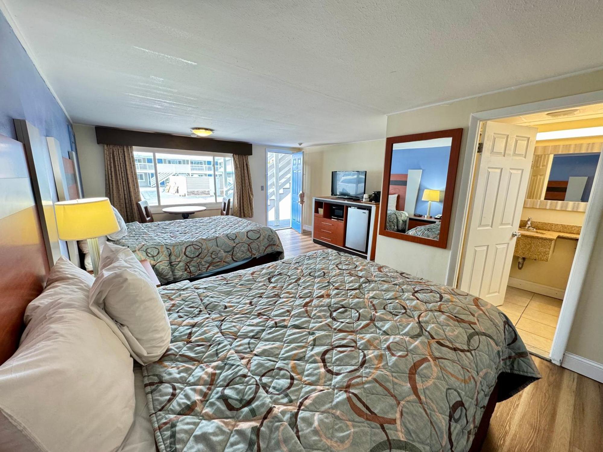 Days Inn By Wyndham - Cape Cod West Yarmouth Eksteriør billede